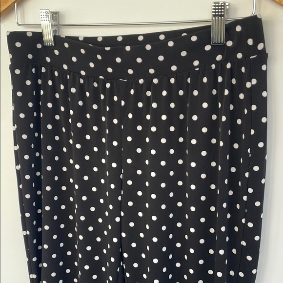 Chico's Black and White Ruched Ankle-Length Polka Dot Pants 00 - Picture 5 of 12